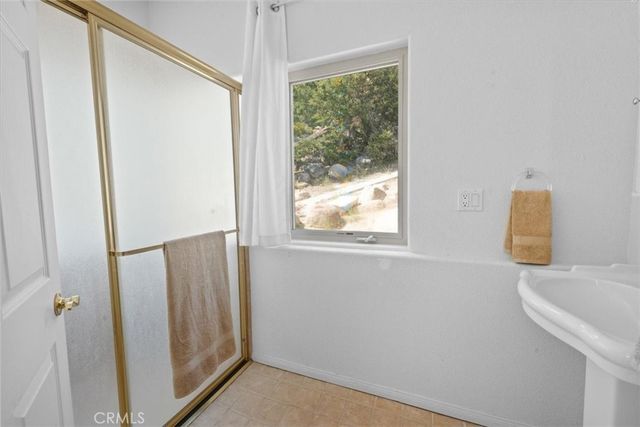 38512 North Shore Drive, Fawnskin, CA 92333