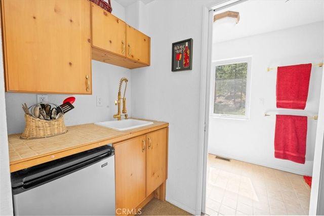 38512 North Shore Drive, Fawnskin, CA 92333