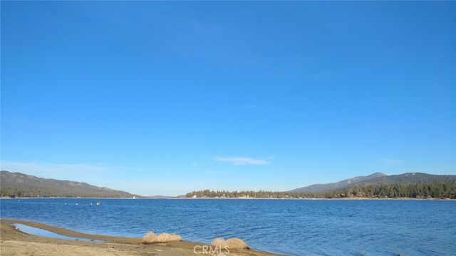 38512 North Shore Drive, Fawnskin, CA 92333