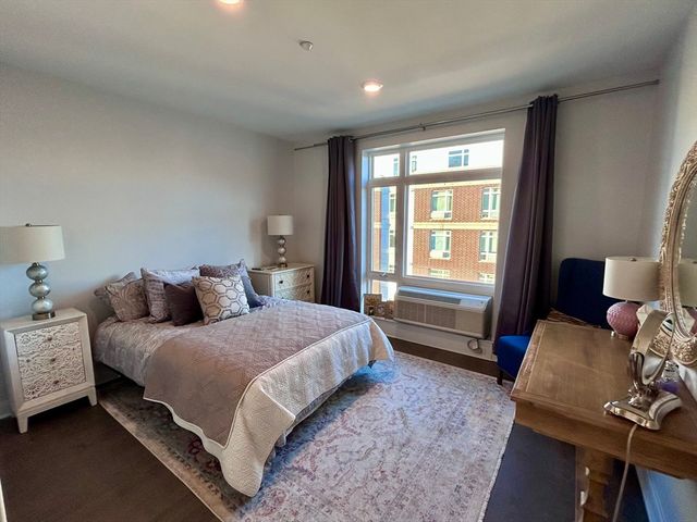 2 Cliveden St 406E, Quincy, MA 02169