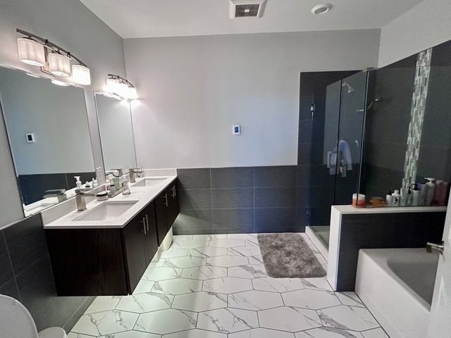 2 Cliveden St 406E, Quincy, MA 02169