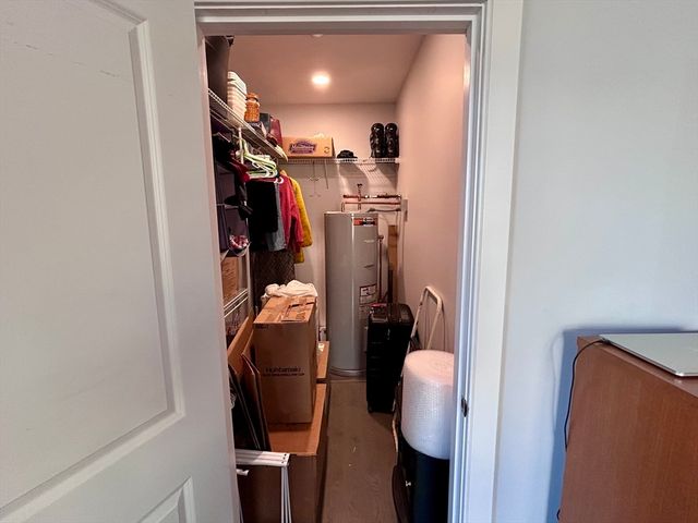 2 Cliveden St 406E, Quincy, MA 02169