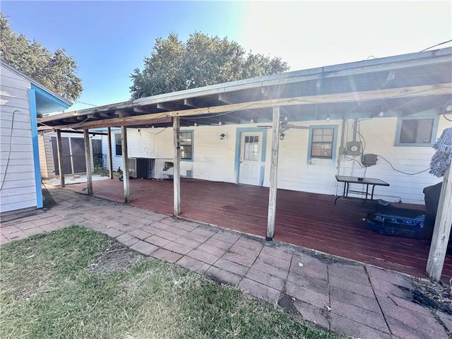 1506 Denver St, Portland, TX 78374