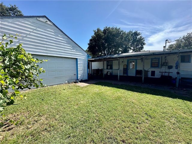 1506 Denver St, Portland, TX 78374
