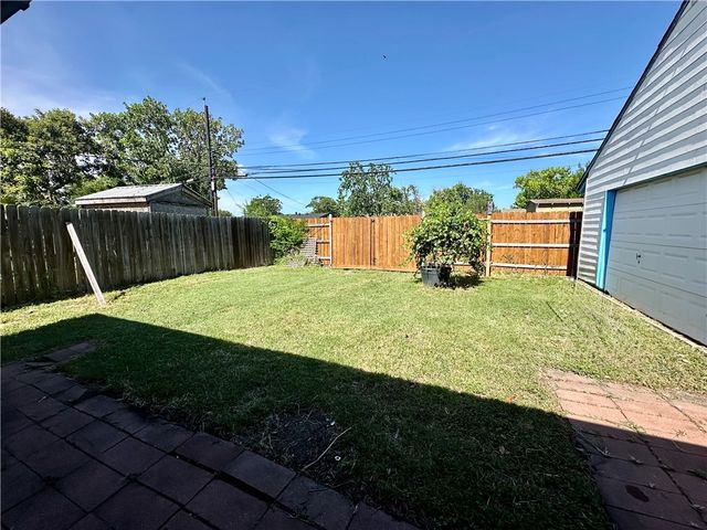 1506 Denver St, Portland, TX 78374