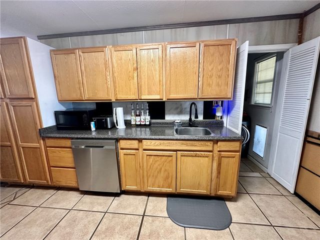 1506 Denver St, Portland, TX 78374