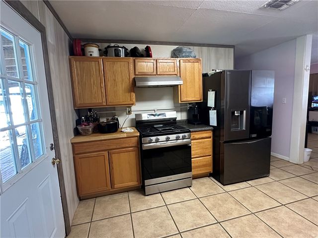 1506 Denver St, Portland, TX 78374