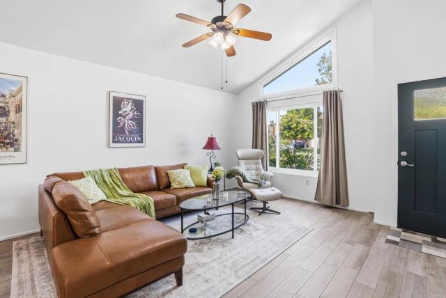 2201 Amber Lane, Escondido, CA 92026