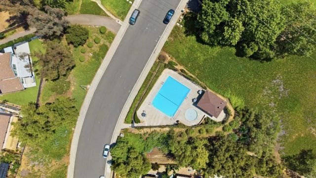 2201 Amber Lane, Escondido, CA 92026
