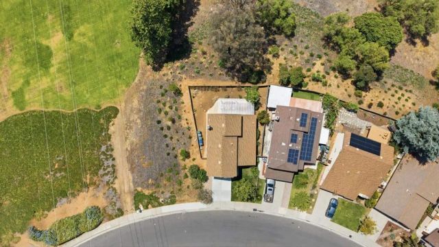 2201 Amber Lane, Escondido, CA 92026