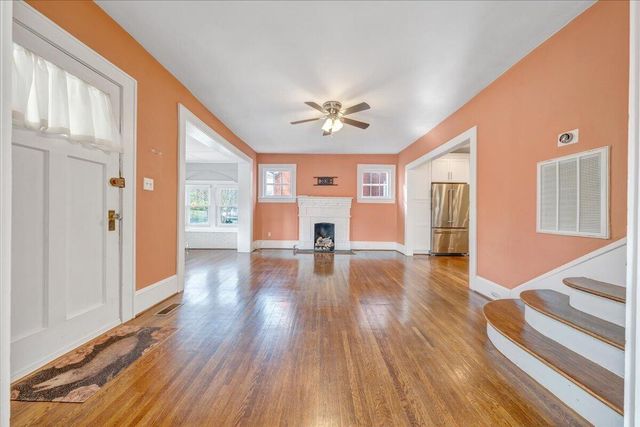 1819 Maiden LN, Roanoke, VA 24015