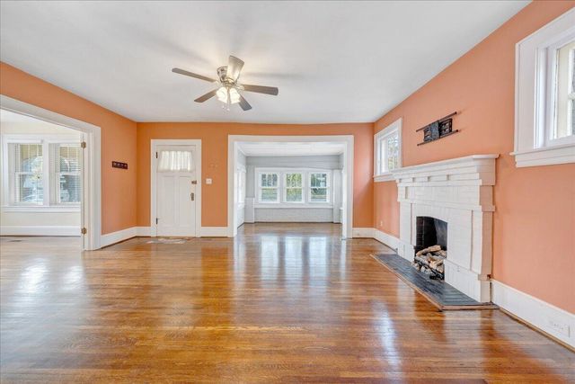 1819 Maiden LN, Roanoke, VA 24015