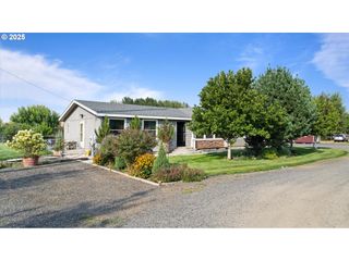 648 Sw 44th St, Pendleton, OR 97801