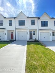 8825 Chapman Trace Way, Knoxville, TN 37920