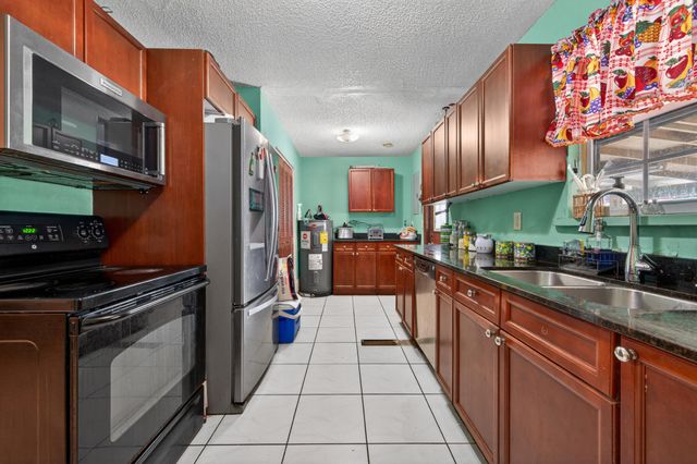 817 NE 20th Street, Belle Glade, FL 33430