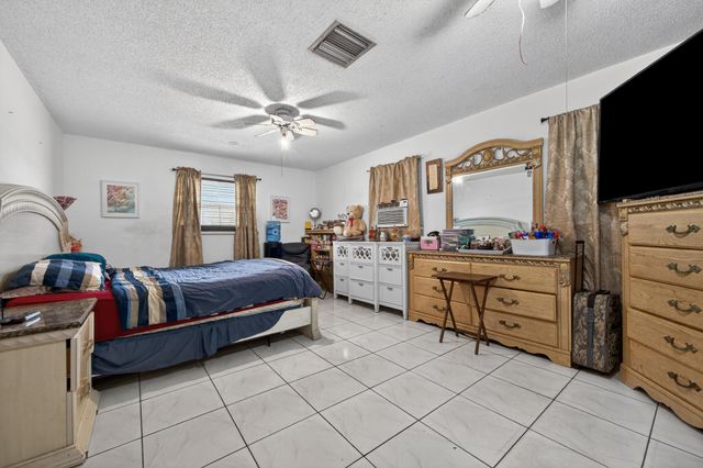 817 NE 20th Street, Belle Glade, FL 33430