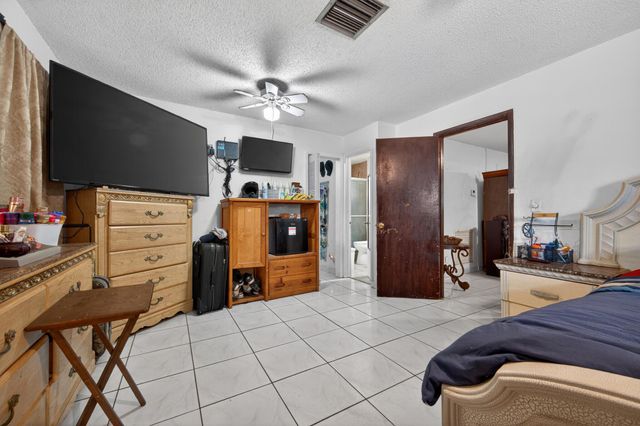 817 NE 20th Street, Belle Glade, FL 33430