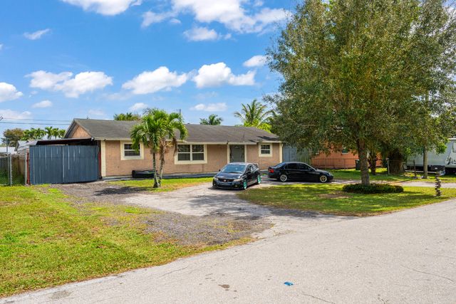 817 NE 20th Street, Belle Glade, FL 33430