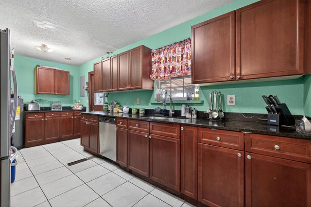 817 NE 20th Street, Belle Glade, FL 33430