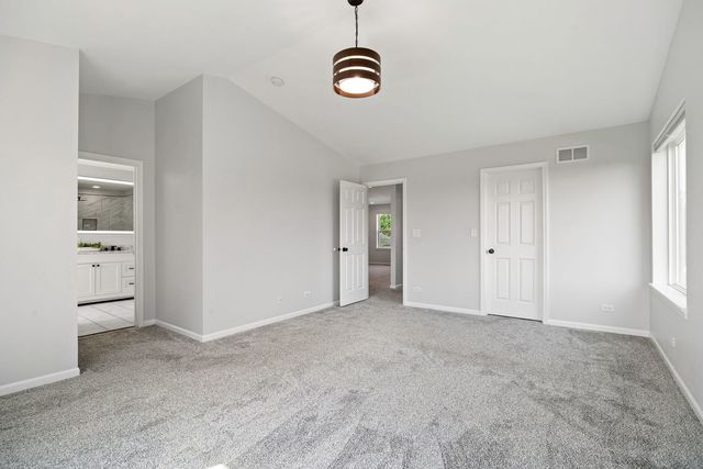 391 Copper Springs Lane, Elgin, IL 60124