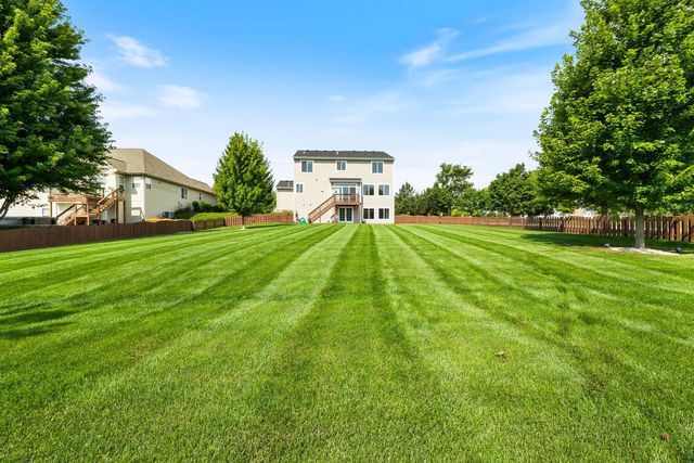 391 Copper Springs Lane, Elgin, IL 60124