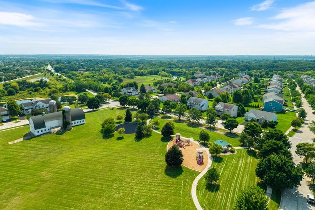 391 Copper Springs Lane, Elgin, IL 60124