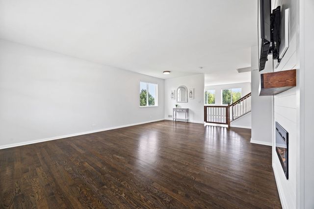 391 Copper Springs Lane, Elgin, IL 60124