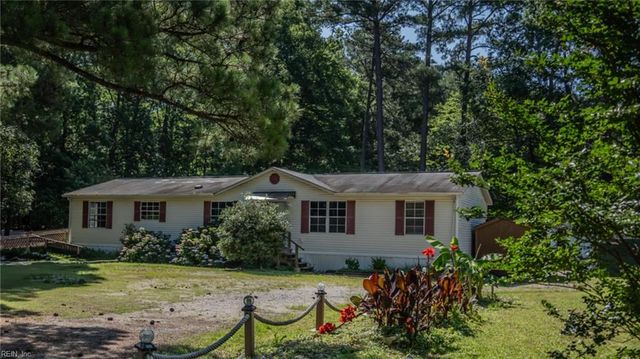 22278 Yellow Rock LN, Carrollton, VA 23314