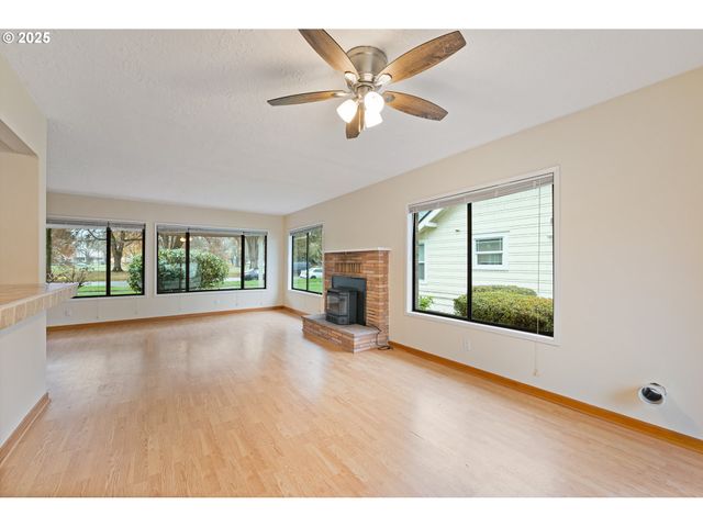 1531 NICHOLS Blvd, Longview, WA 98632