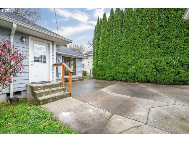 1531 NICHOLS Blvd, Longview, WA 98632