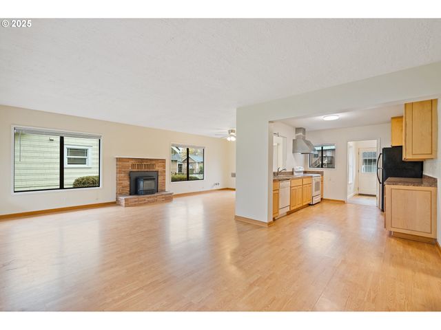 1531 NICHOLS Blvd, Longview, WA 98632