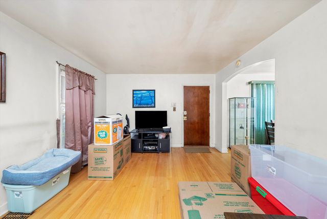 429 Geneva Avenue, Bellwood, IL 60104