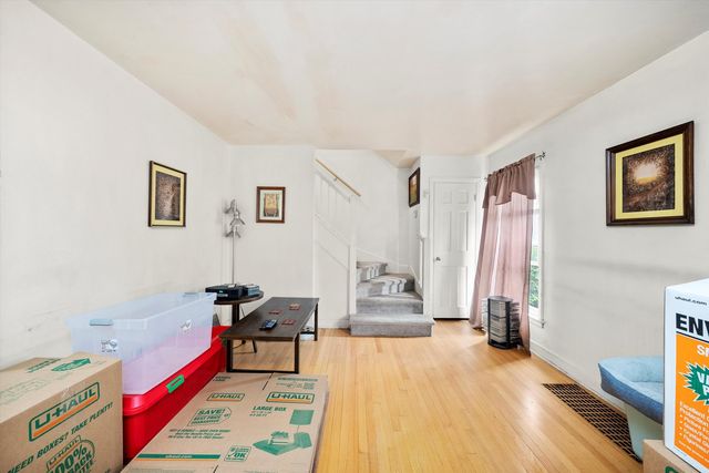 429 Geneva Avenue, Bellwood, IL 60104