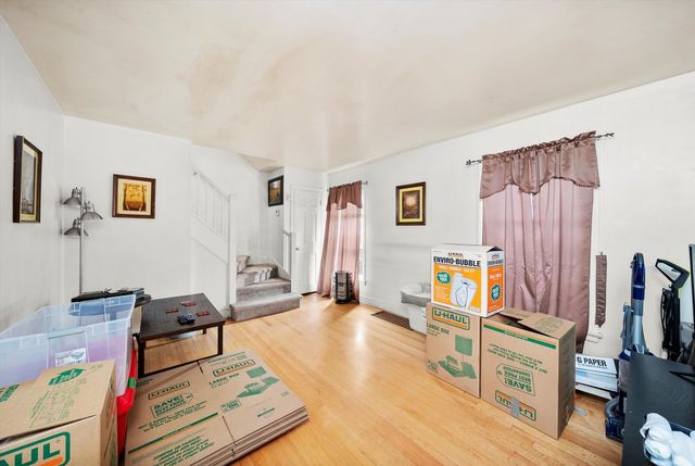 429 Geneva Avenue, Bellwood, IL 60104