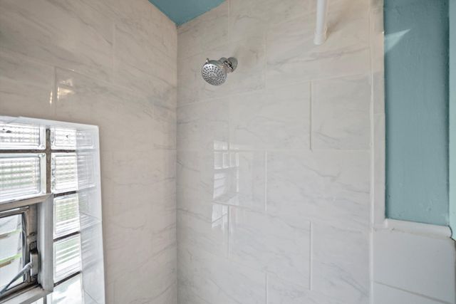 429 Geneva Avenue, Bellwood, IL 60104