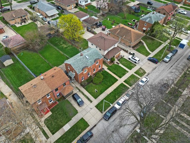 429 Geneva Avenue, Bellwood, IL 60104