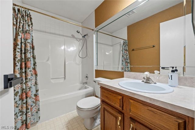 5130 Crimson King Court, Medina, OH 44256