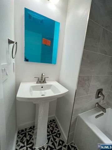 156 Washington Place, Ridgewood, NJ 07450