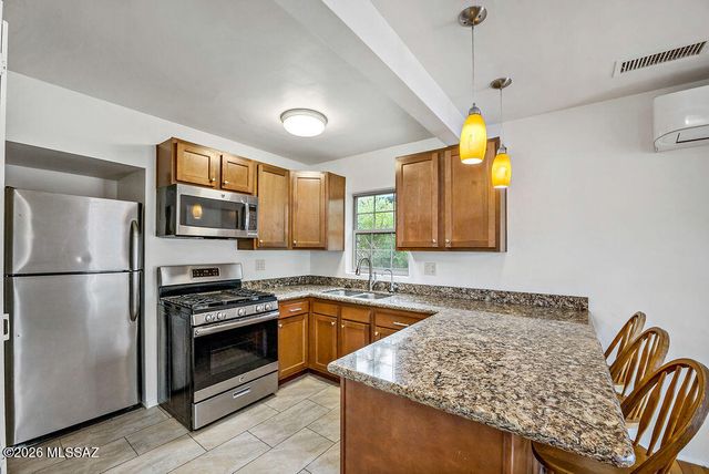 1121 E 9th Street, Tucson, AZ 85719