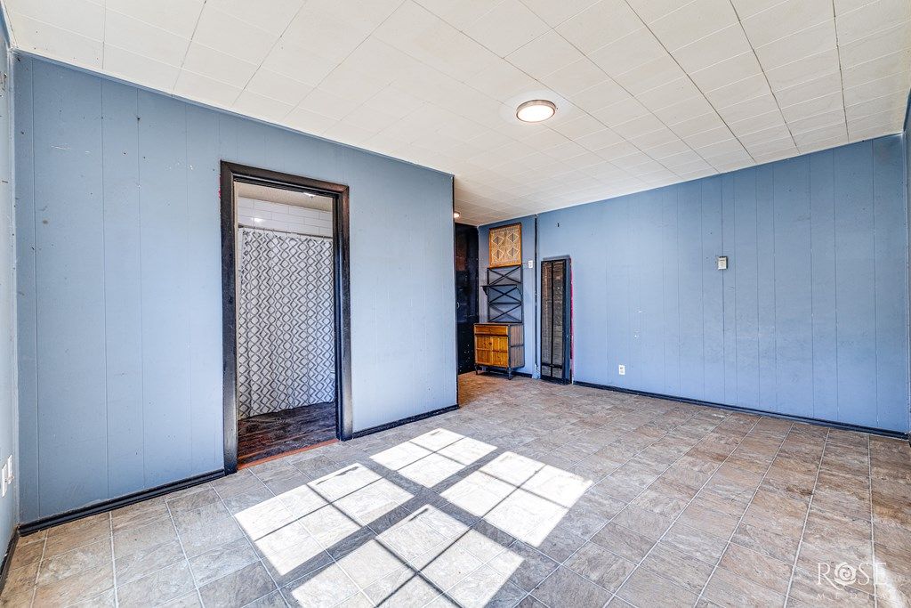 Image 25 of property listing at 423 S Washington Dr, San Angelo, TX 76901