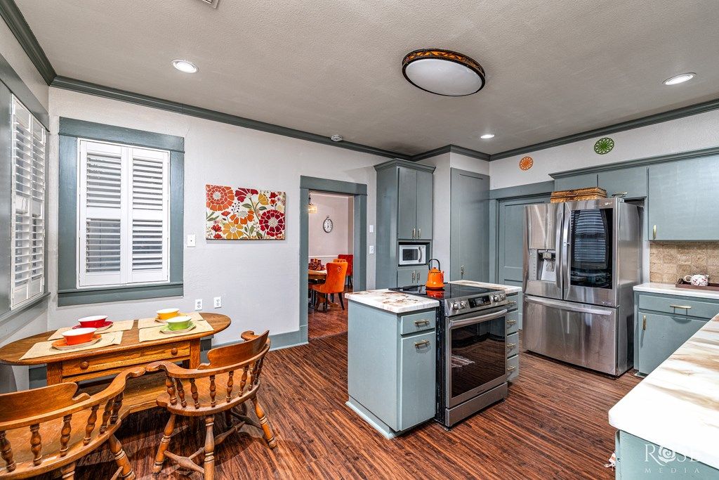 Image 8 of property listing at 423 S Washington Dr, San Angelo, TX 76901