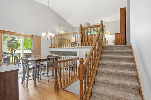 876 Curry Trail, Eagan, MN 55123