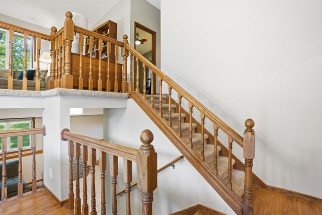 876 Curry Trail, Eagan, MN 55123