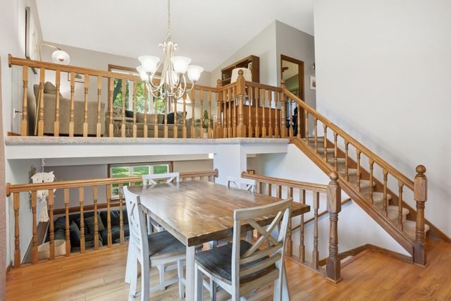 876 Curry Trail, Eagan, MN 55123