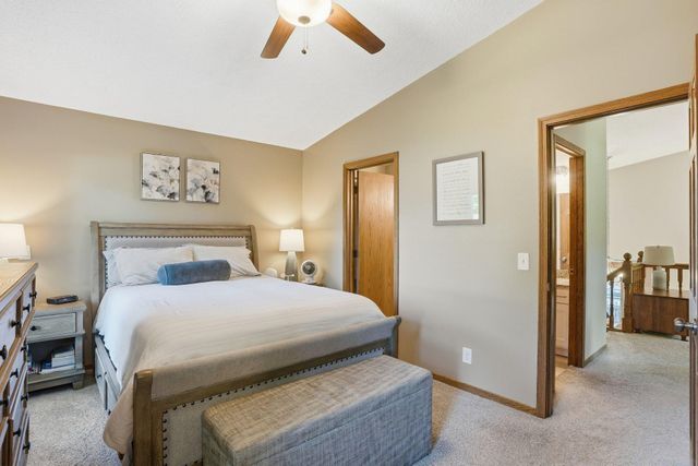 876 Curry Trail, Eagan, MN 55123