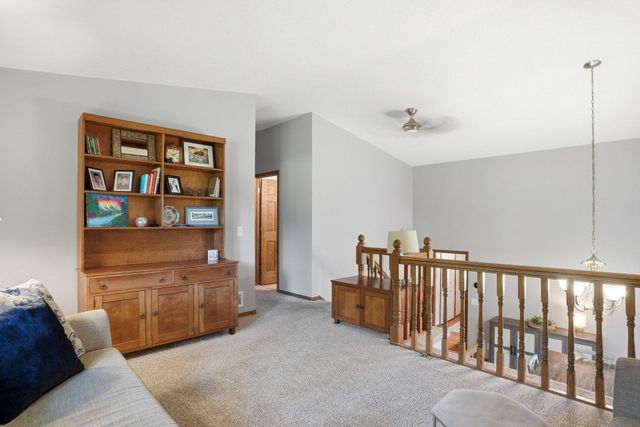 876 Curry Trail, Eagan, MN 55123