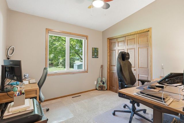 876 Curry Trail, Eagan, MN 55123