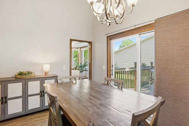 876 Curry Trail, Eagan, MN 55123