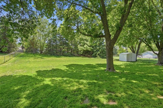 876 Curry Trail, Eagan, MN 55123