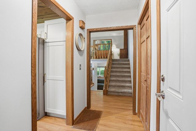 876 Curry Trail, Eagan, MN 55123